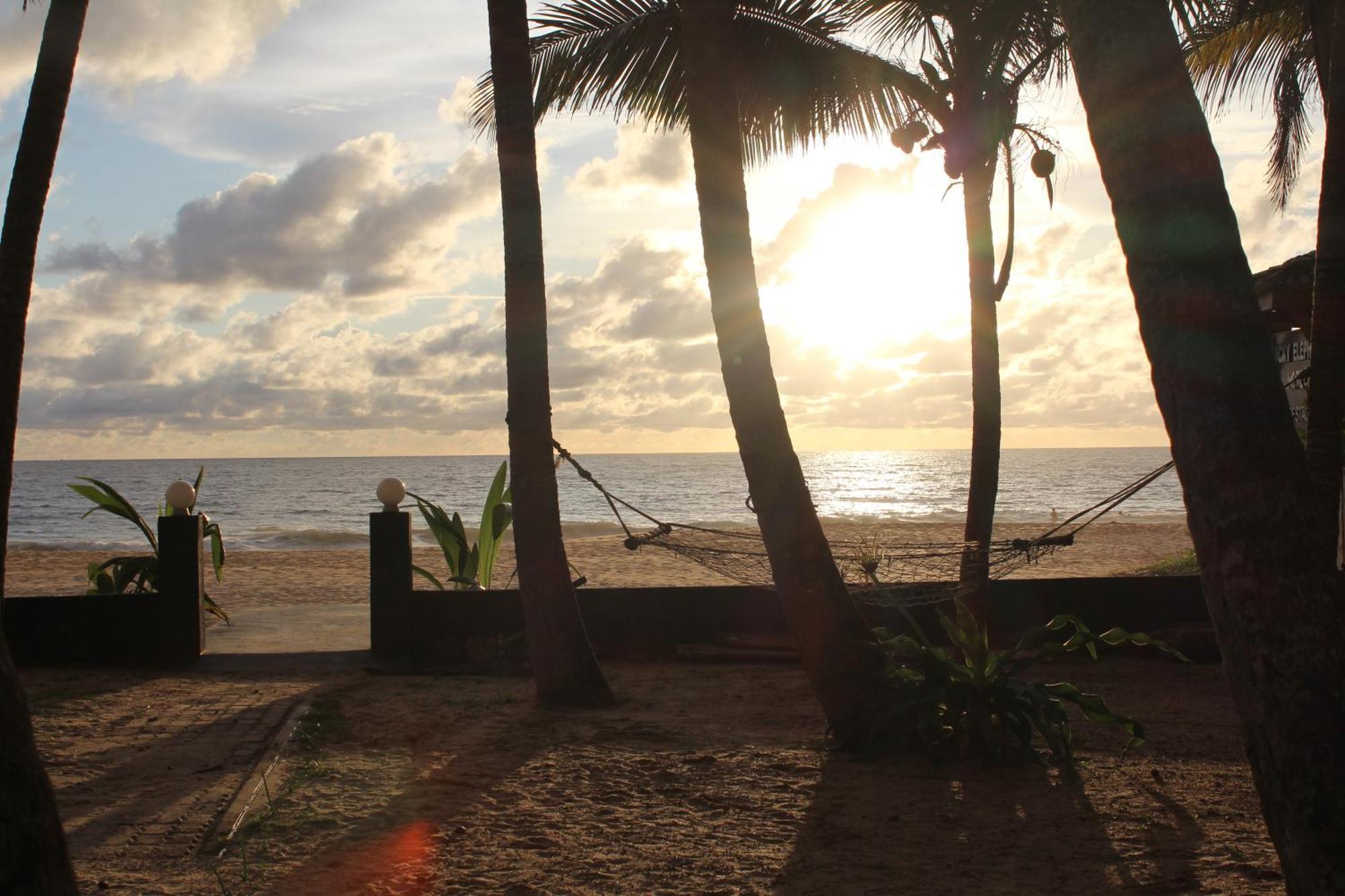 Prana Beach Hotel Ex Guli Hikkaduwa Exterior photo